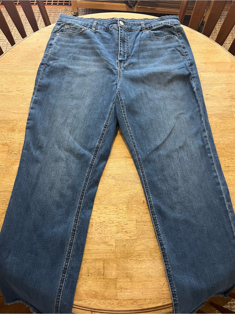 Stitch Star Blue Jeans with Raw Hem